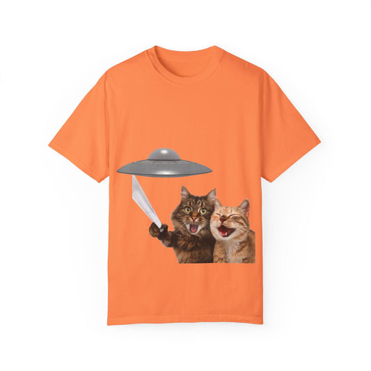 Funny UFO Cat T-Shirt, Perfect for Cat Lovers, Gifts, Birthday, Casual Wear, Alien Enthusiasts, Unique Graphic Tee